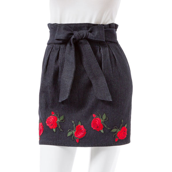 裾バラ刺繍タイトスカート