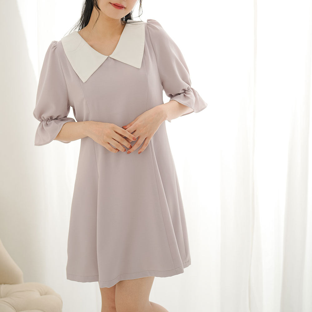 【美品】OUR 〔新型〕綺麗なシルエットのワンピース セール】 【通勤/オケージョンにも】フレアシルエットワンピース